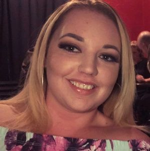 Meet your Posher, Holly